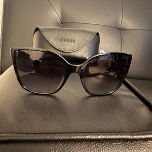 Guess Oversized Cat-Eye Sunglasses NWT